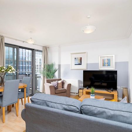Cosy Flat Right Opp Tube Station Apartment London Exterior photo